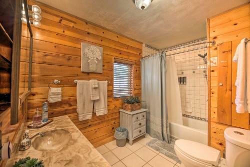 Cozy Escape With Yard Hike, Sightsee And Explore