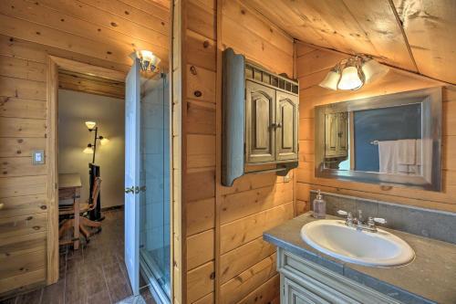 Cozy Escape With Yard Hike, Sightsee And Explore