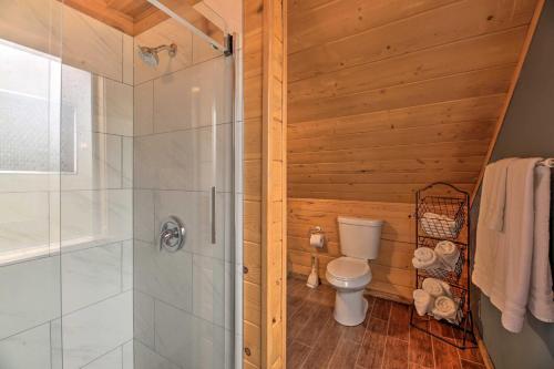 Cozy Escape With Yard Hike, Sightsee And Explore