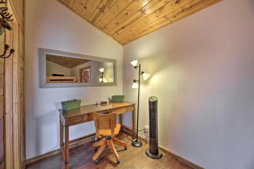 Cozy Escape With Yard Hike, Sightsee And Explore