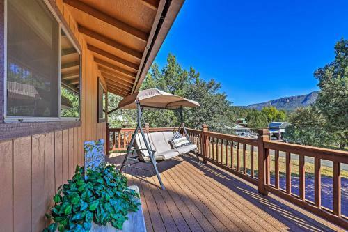 Central Pine Hideaway - Family Friendly!