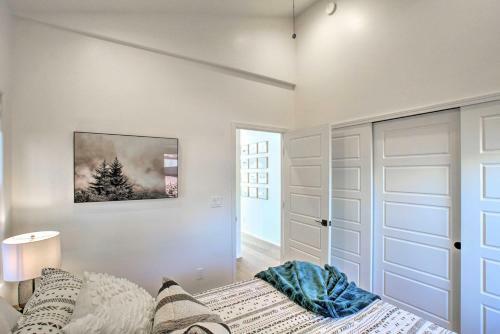 Small-town Luxury Pine Home With Panoramic Views!