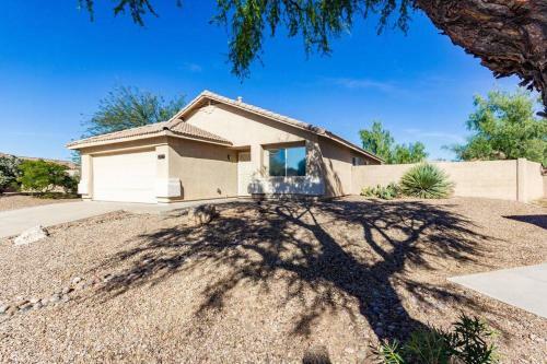 Mountain View 4b2b Ranch Home In Oro Valley