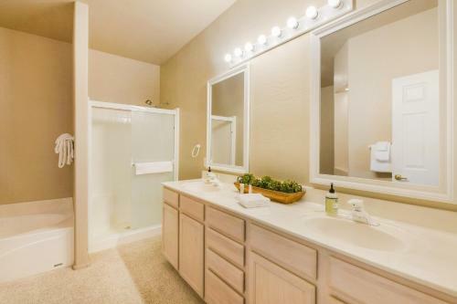 3 Bed 2 Bath Apartment In Oro Valley
