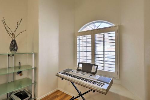 Modern Home With Patio And Mtn Views, 9 Mi To Tucson