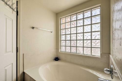 Modern Home With Patio And Mtn Views, 9 Mi To Tucson