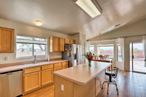 Modern Home With Patio And Mtn Views, 9 Mi To Tucson