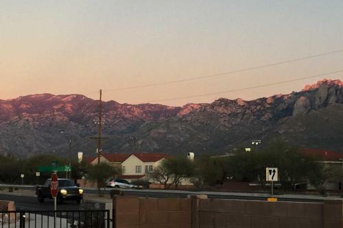 Modern Home With Patio And Mtn Views, 9 Mi To Tucson