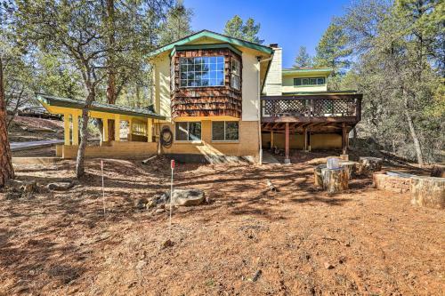 Cozy Pine Cabin With Fire Pit, Deck And Grill!