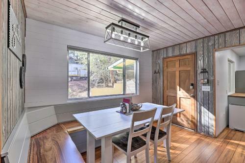 Cozy Pine Cabin With Fire Pit, Deck And Grill!