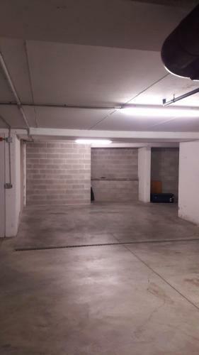 Larius Apartment Parking