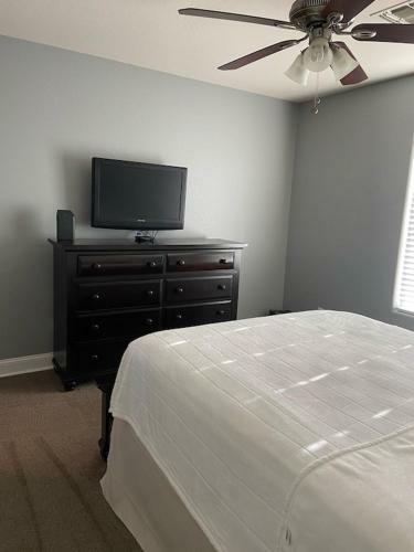 Charming Peoria Home 5br With Pool