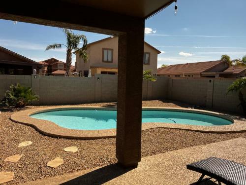 Charming Peoria Home 5br With Pool