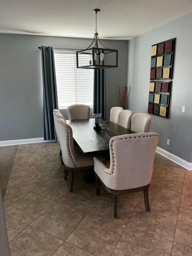 Charming Peoria Home 5br With Pool