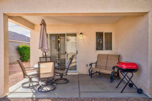 Cozy Hidden Gem - 3br With Den & Private Backyard