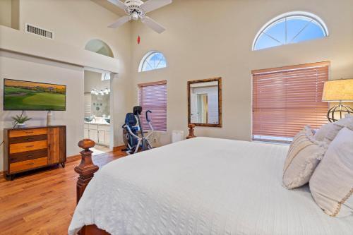Upscale Phoenix Oasis With Small Private Pool And Spa!