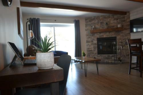 Elegant Apartment - View On Lake Tremblant & Mountain