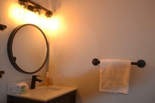 Elegant Apartment - View On Lake Tremblant & Mountain