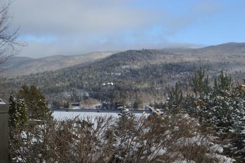 Elegant Apartment - View On Lake Tremblant & Mountain