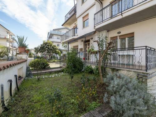 Traditional Apartment In Manoppello Scalo With Balcony