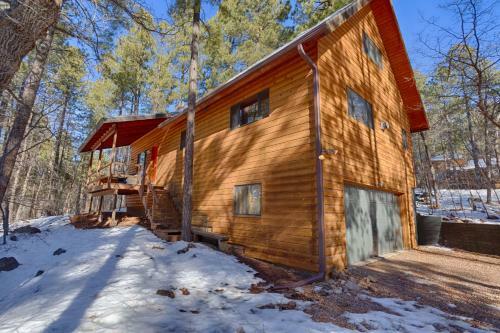Cozy White Mountain Cabin Cabin