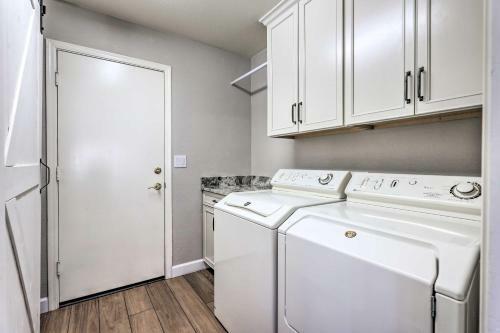 Sun-lit Casa In 55 And Community With Bbq And Patio!