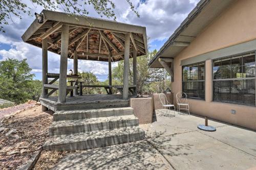 Cozy Retreat With Patio And Thumb Butte Views!