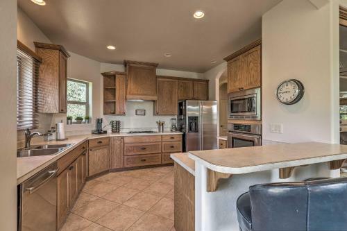 Private Prescott Cottage About 3 Miles To Town!