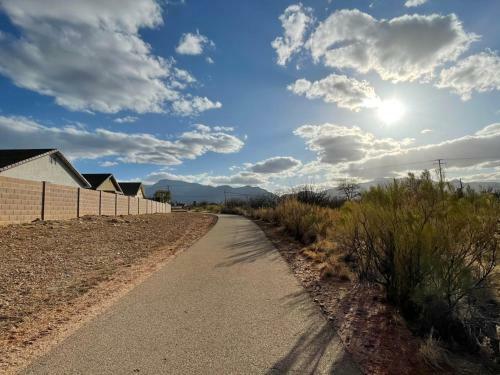 Sonoran Desert Oasis Centrally Located With Heated Pool And Spa