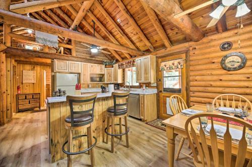 Pet-friendly Show Low Cabin With Forest Views!