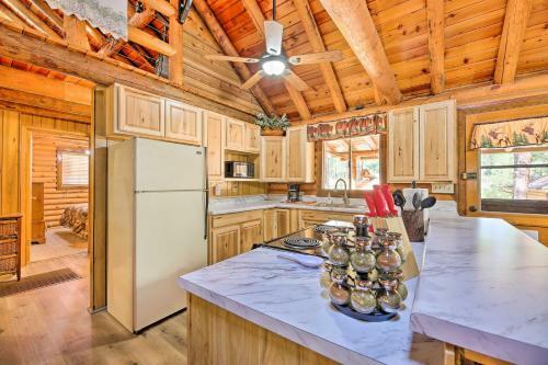 Pet-friendly Show Low Cabin With Forest Views!