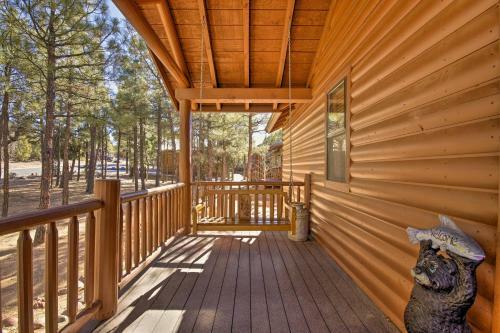 Charming Show Low Cabin With Deck And Fireplace!