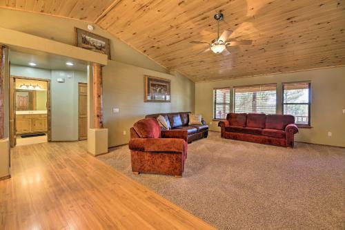 Scenic Show Low Cabin With Huge Deck And Grill!