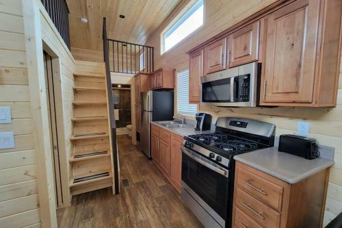 Grand Canyon Ridge #79 -tiny Home-20 Min From South Rim-glamping Site