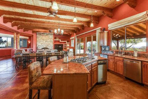 Dove Mountain Estate