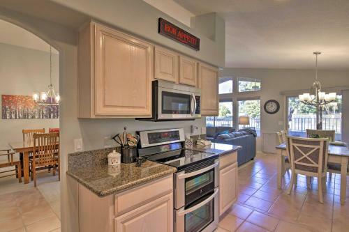 Surprise Retreat With Lake Views And Golf Course!