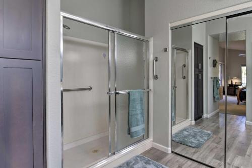 Surprise Retreat With Lake Views And Golf Course!