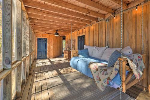 Charming Home With Fire Pit On Ouachita River