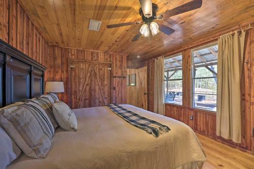 Charming Home With Fire Pit On Ouachita River