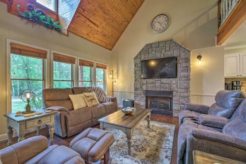 Updated Cabin On White River By Boat Landing!
