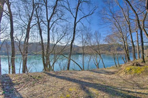 Updated Cabin On White River By Boat Landing!