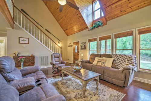 Updated Cabin On White River By Boat Landing!