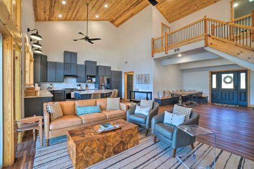 Idyllic Cotter Escape Steps To White River!
