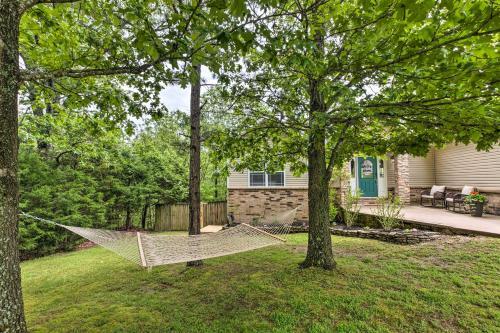 New Bright Bella Vista Home With Yard 4mi To Trails