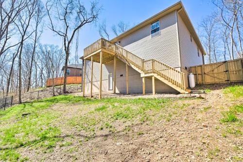 Modern Home With Deck, Bike To Back 40 Access!