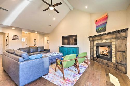 Modern Home With Deck, Bike To Back 40 Access!