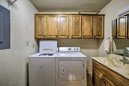 Golf Course Front Townhome Near Mtn Biking Trails!