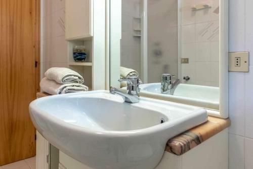 Apartamento Dimora Al Portico Cloz Ospitar