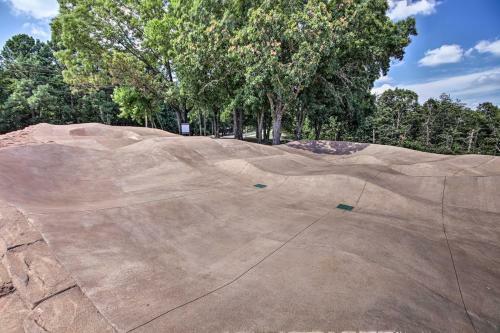 Bella Vista Townhome With Deck On Golf Course!