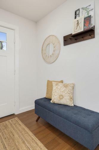Casa Azul - Walk To 8th St Market - Sleeps 10!